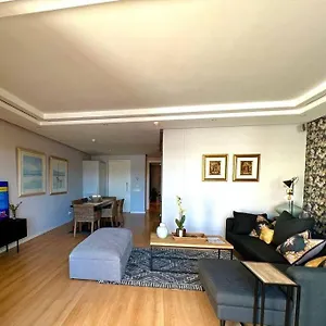  Apartment Parama 003 Secure, Luxurious Waterfront