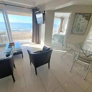  Apartment 3 Bedroom Sea Facing Family Moullie Point